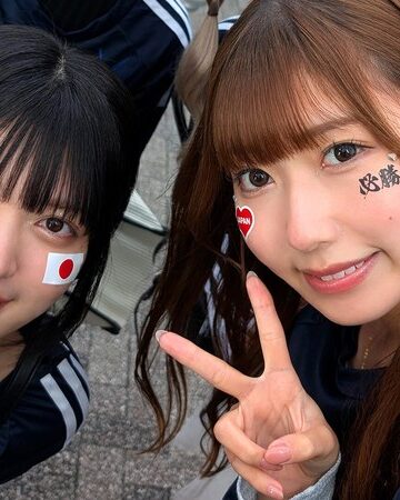 ❤ゴールイン！美少女サポーター達とスタジアム外で秘密のオフサイド！【みゆ/ゆみ/れい/りん】Ver.みゆ＆ゆみ｜騎乗位